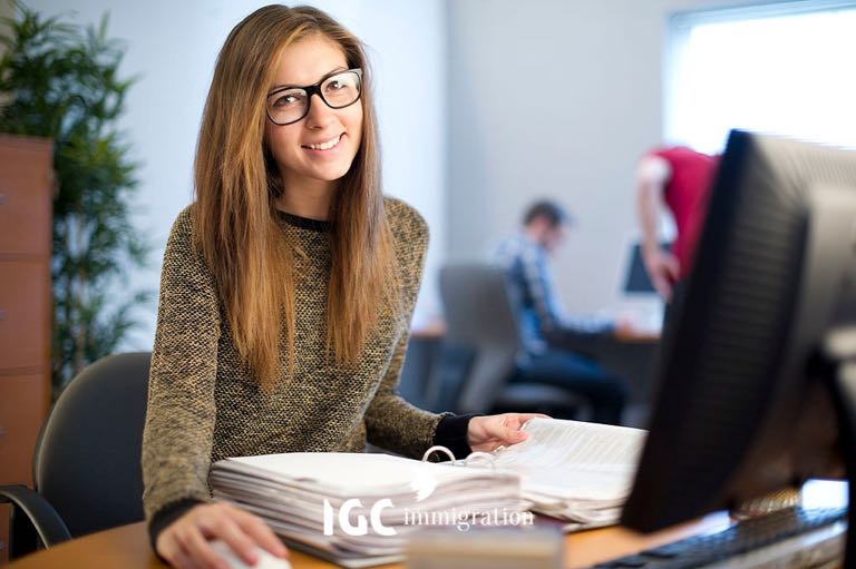 việc làm thêm trong trường khi du học canada