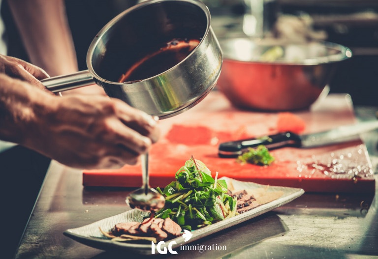 trình bày món ăn ở nhà hàng