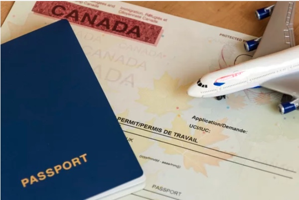 Thẻ xanh canada và mô hình máy bay